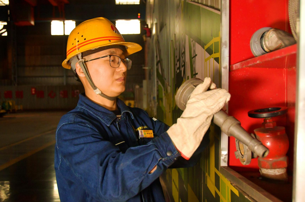 以“毫米級”專注 鑄青春之榮光 以“毫米級”專注 鑄青春之榮光