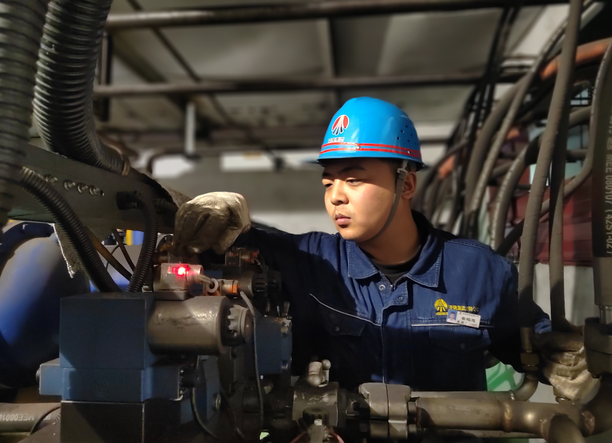 以“毫米級”專注 鑄青春之榮光 以“毫米級”專注 鑄青春之榮光